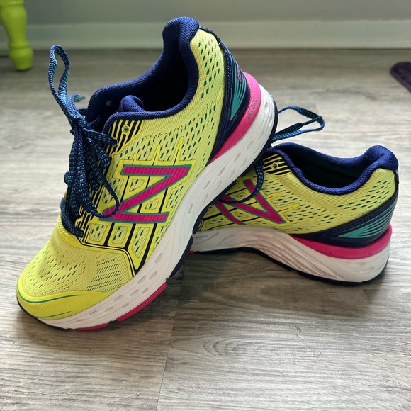 NWOT New Balance Sneakers - Picture 10 of 12